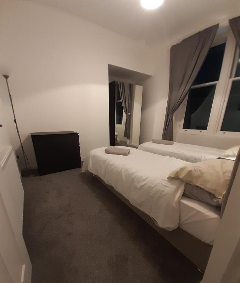 Carvetii - Edward House A - 2 Dbl Bed 1St Floor Flat Apartman Dunfermline Kültér fotó